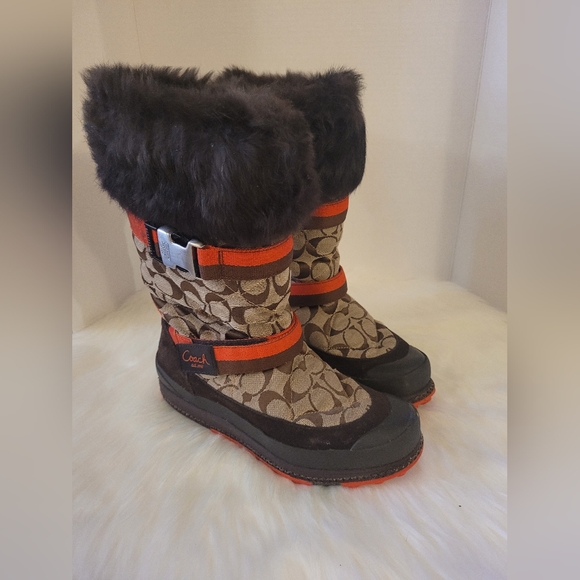 Coach Snow Boots - Picture 2 of 5